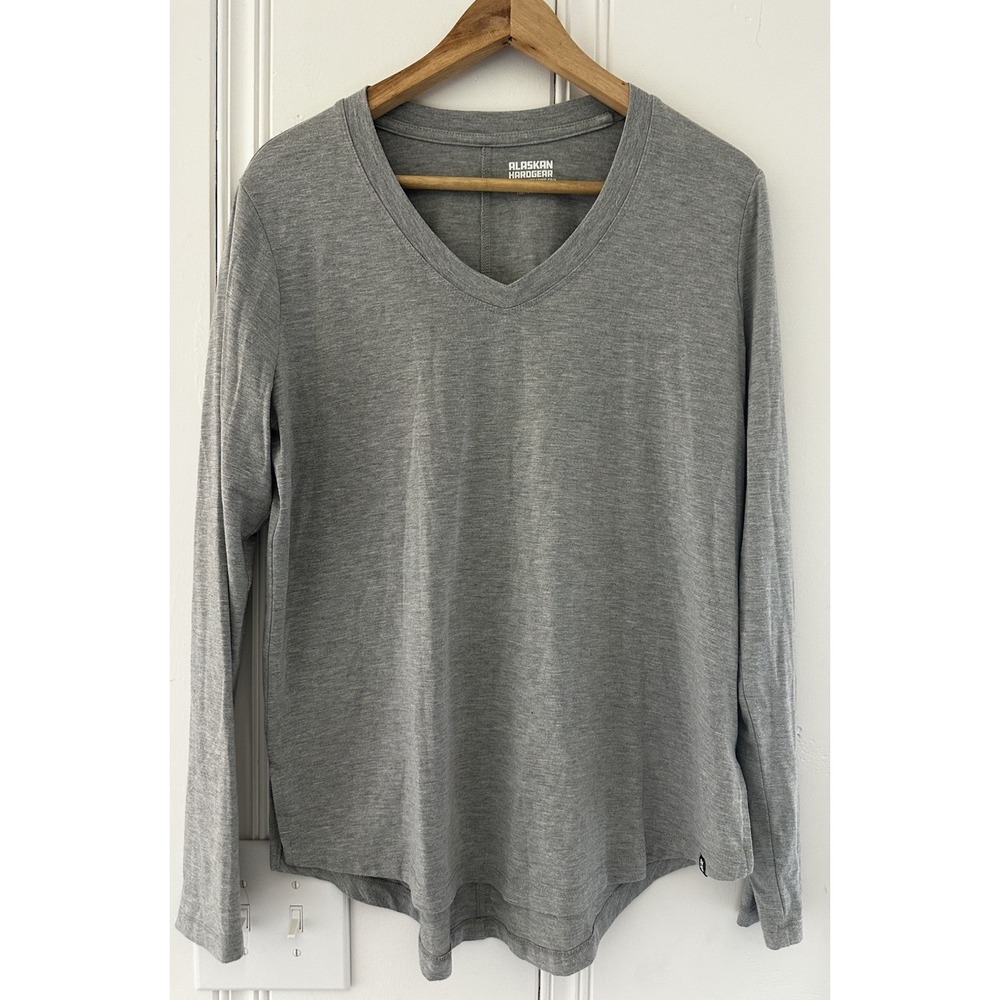 Alaskan Hardgear Duluth Gray Base Layer V Neck Long Sleeve Top M
